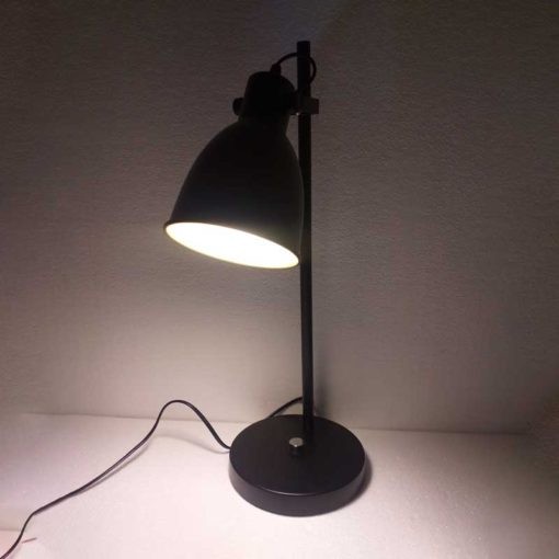 Modern Creative Table Lamps Fashion Iron Desk Lamp for Desk Bedroom Bedside Living Room Lighting Decor